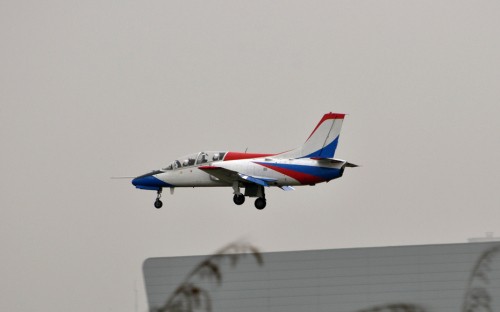 Máy bay huấn luyện K-8 do Trung Quốc chế tạo